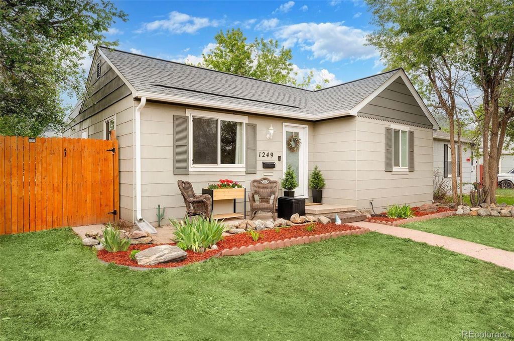 1249 Macon Street, Aurora, CO 80010