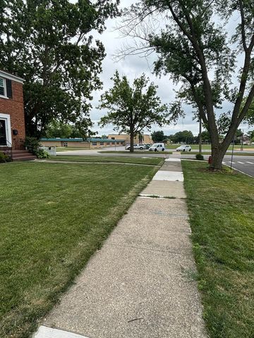 2337 Kensington Avenue, Westchester, IL 60154