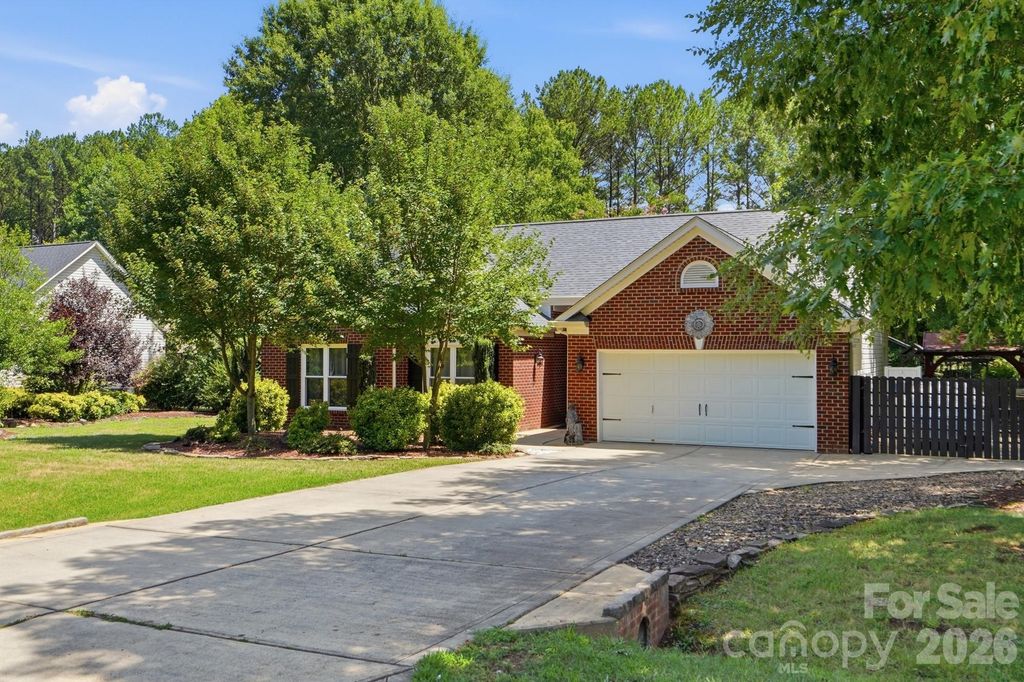 7254 Pine Ridge Drive, Denver, NC 28037