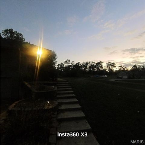 7584 Private Road 2453, West Plains, MO 65775