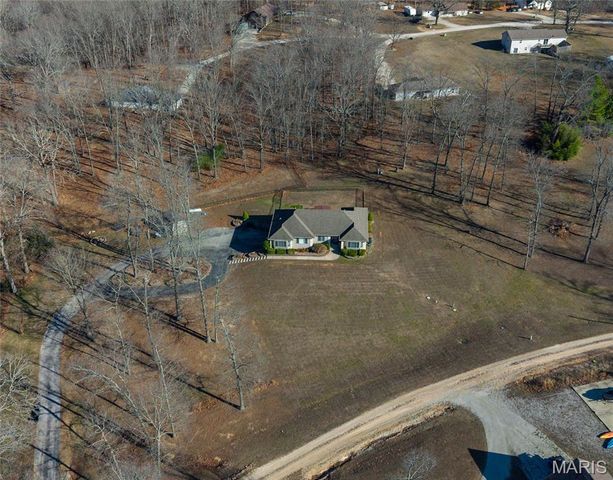 7584 Private Road 2453, West Plains, MO 65775