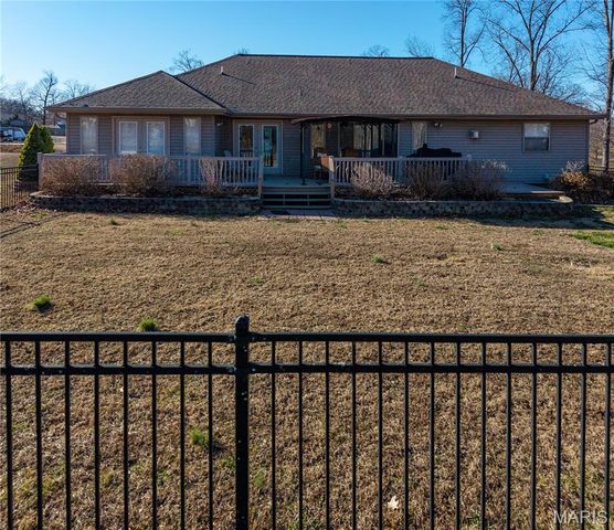 7584 Private Road 2453, West Plains, MO 65775