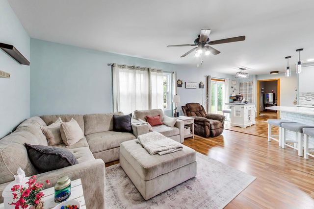909 Arrowhead Drive, Elwood, IL 60421