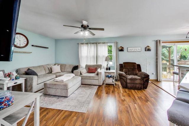909 Arrowhead Drive, Elwood, IL 60421