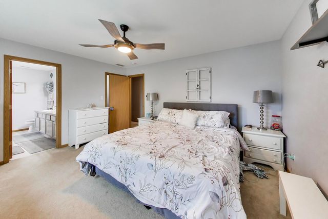 909 Arrowhead Drive, Elwood, IL 60421