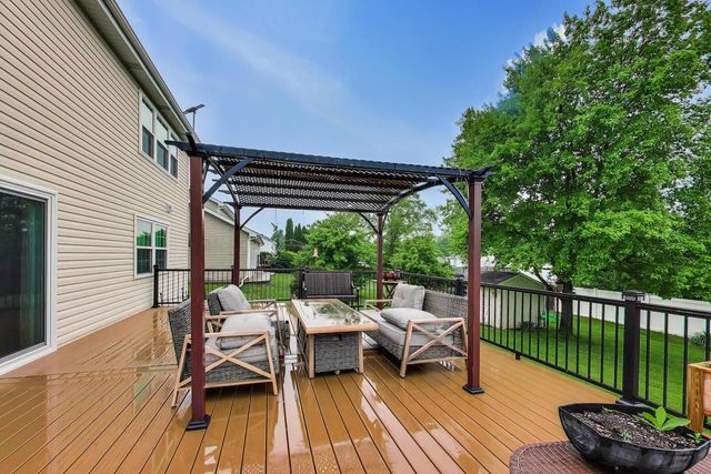 909 Arrowhead Drive, Elwood, IL 60421
