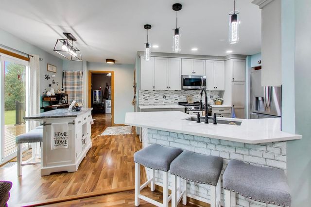 909 Arrowhead Drive, Elwood, IL 60421