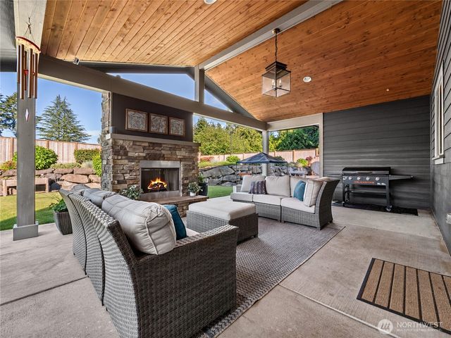 2015 186th Avenue E, Lake Tapps, WA 98391