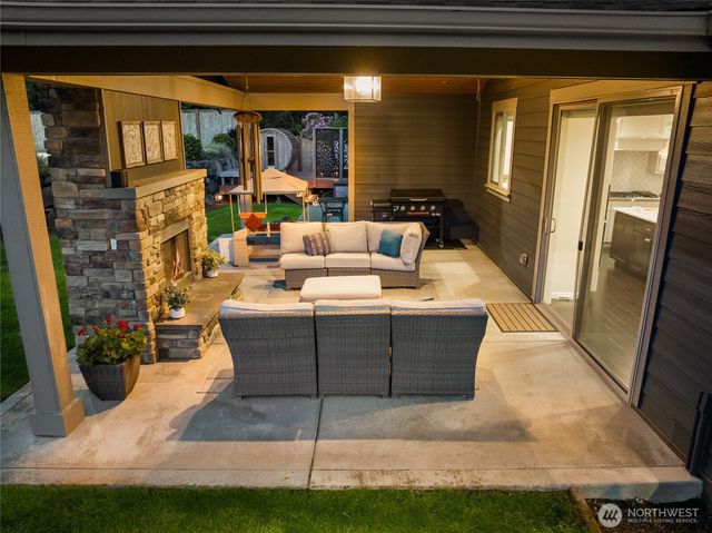 2015 186th Avenue E, Lake Tapps, WA 98391