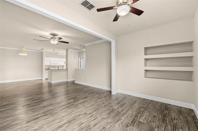 431 SOUTHERN PECAN CIRCLE 201, Winter Garden, FL 34787