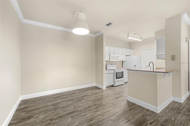 431 SOUTHERN PECAN CIRCLE 201, Winter Garden, FL 34787