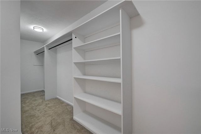 433 Chestnut Road, Seven Hills, OH 44131