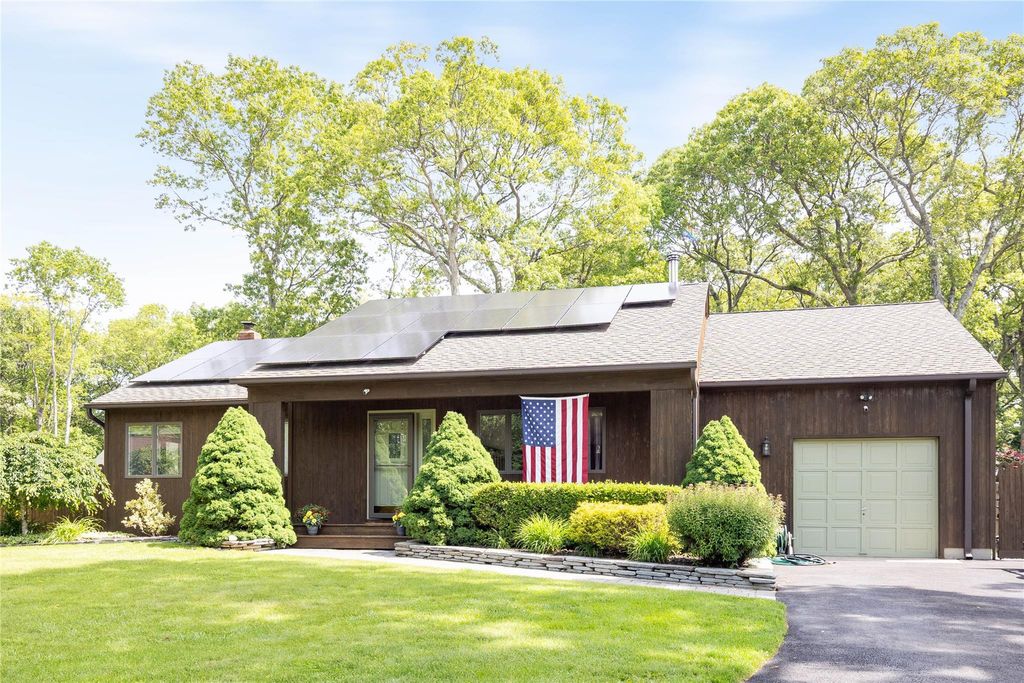 82 Trout Brook Lane, Aquebogue, NY 11931