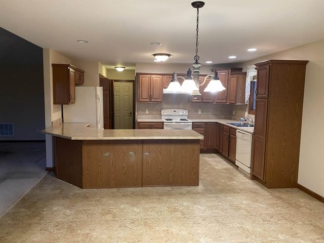 1534 Dunnagans Way, New Haven, IN 46774