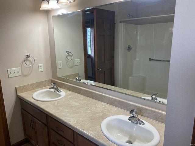 1534 Dunnagans Way, New Haven, IN 46774