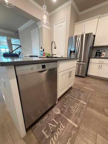 4610 Center Street, Houston, TX 77007