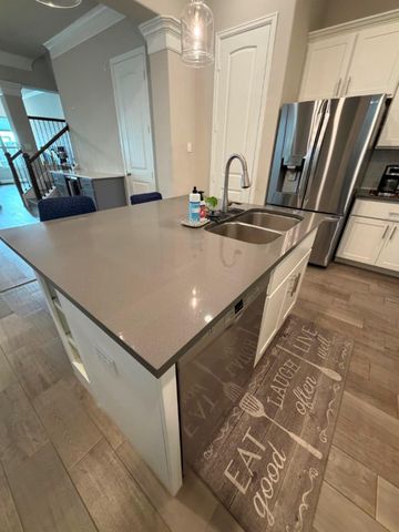 4610 Center Street, Houston, TX 77007