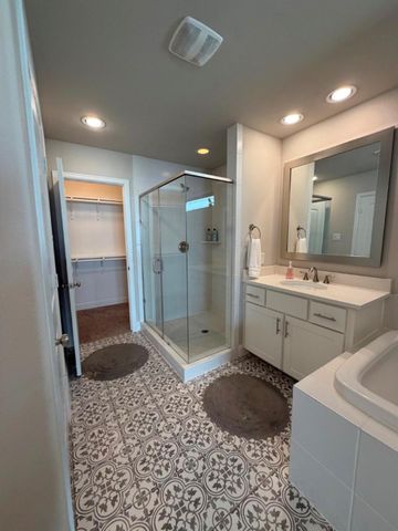 4610 Center Street, Houston, TX 77007