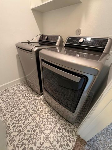 4610 Center Street, Houston, TX 77007