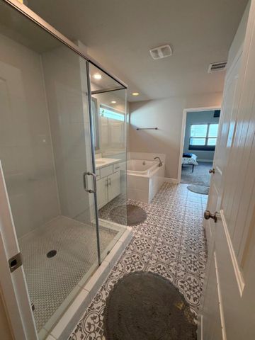 4610 Center Street, Houston, TX 77007