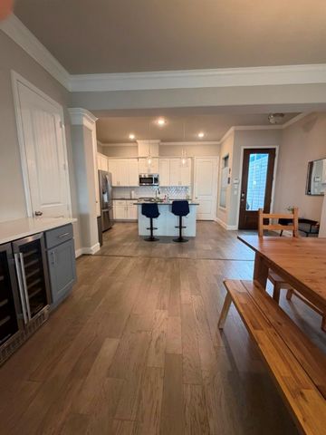 4610 Center Street, Houston, TX 77007