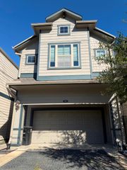 4610 Center Street, Houston, TX 77007