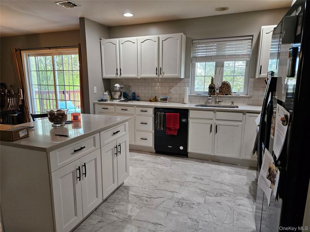 35 Maple Avenue, Chester, NY 10918