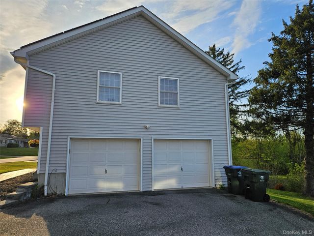 35 Maple Avenue, Chester, NY 10918