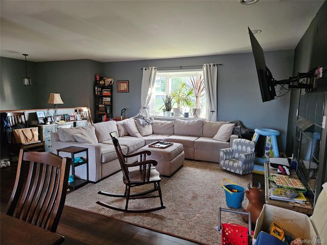 35 Maple Avenue, Chester, NY 10918