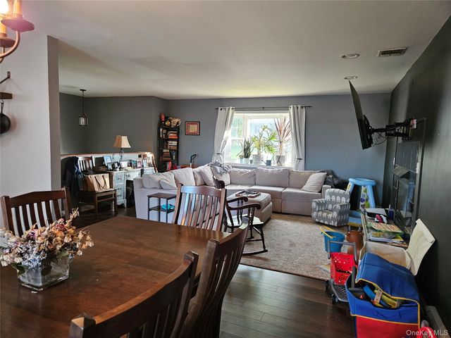 35 Maple Avenue, Chester, NY 10918