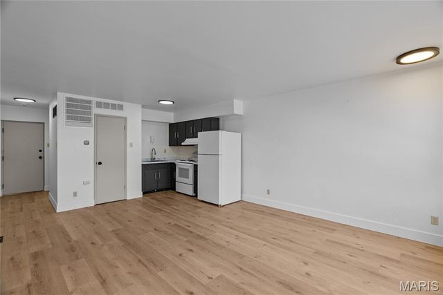 3725 Morganford Road, St Louis, MO 63116