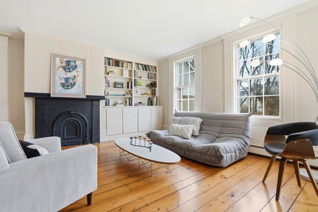 194 Center Street, Yarmouth Port, MA 02675