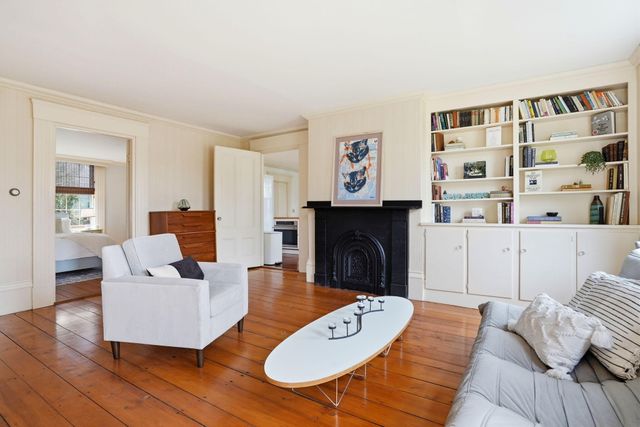 194 Center Street, Yarmouth Port, MA 02675