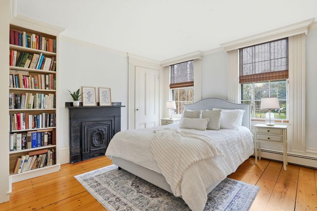 194 Center Street, Yarmouth Port, MA 02675