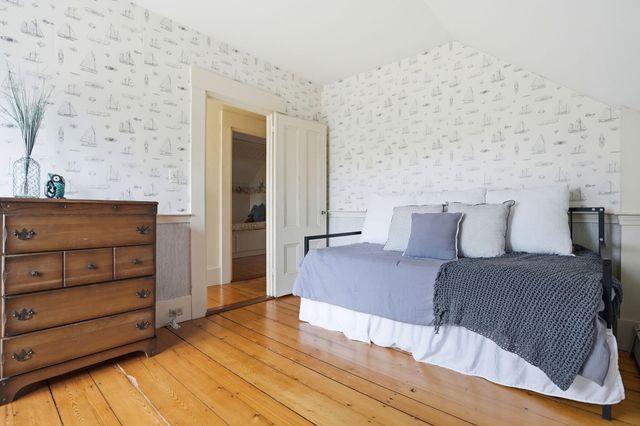 194 Center Street, Yarmouth Port, MA 02675