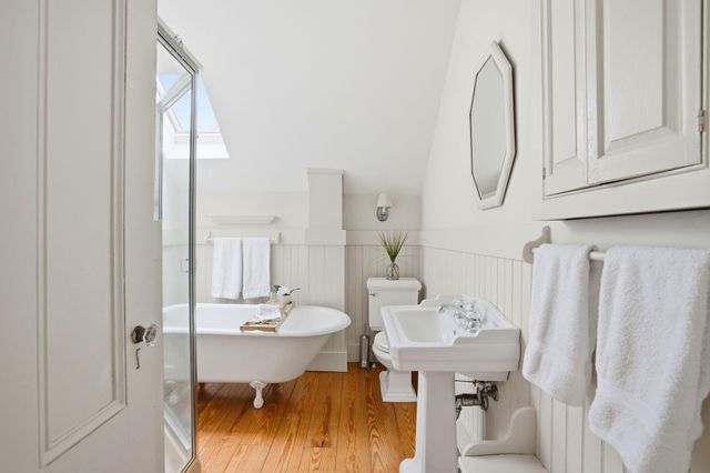 194 Center Street, Yarmouth Port, MA 02675