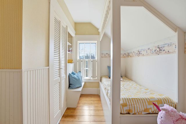 194 Center Street, Yarmouth Port, MA 02675