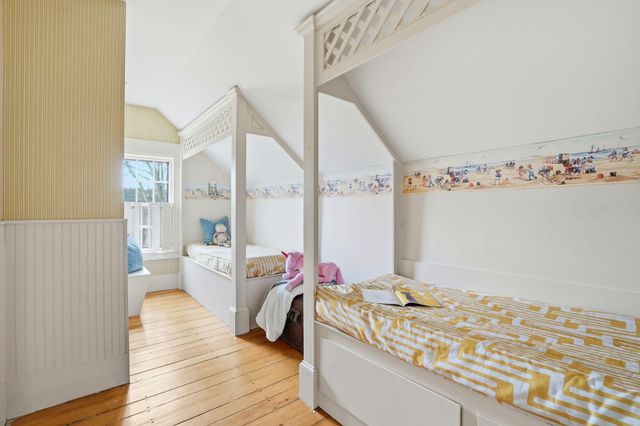 194 Center Street, Yarmouth Port, MA 02675