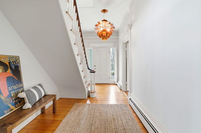 194 Center Street, Yarmouth Port, MA 02675