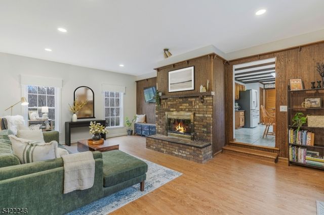 66 Grayrock Rd, Clinton Twp., NJ 08809