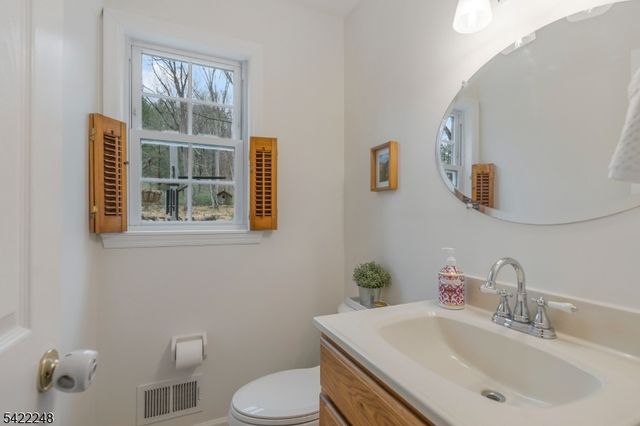 66 Grayrock Rd, Clinton Twp., NJ 08809