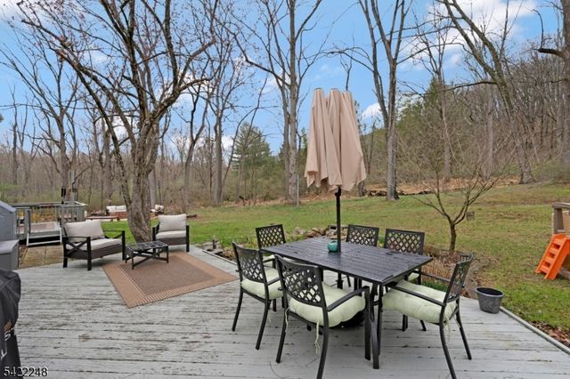 66 Grayrock Rd, Clinton Twp., NJ 08809