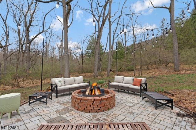 66 Grayrock Rd, Clinton Twp., NJ 08809