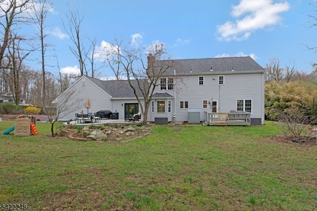 66 Grayrock Rd, Clinton Twp., NJ 08809