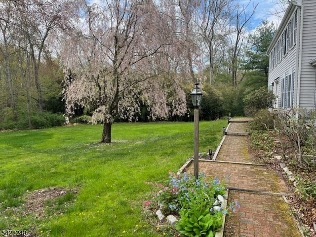 66 Grayrock Rd, Clinton Twp., NJ 08809