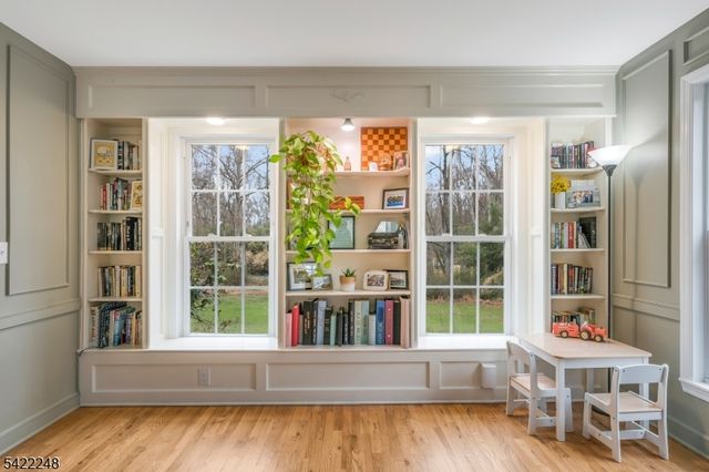 66 Grayrock Rd, Clinton Twp., NJ 08809