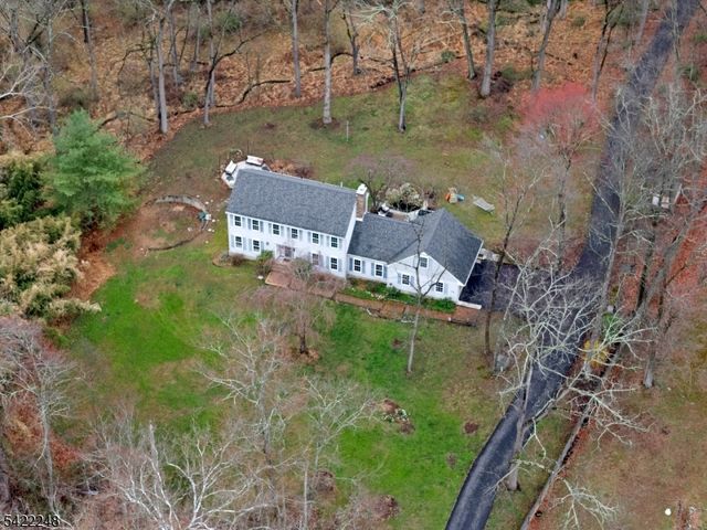 66 Grayrock Rd, Clinton Twp., NJ 08809