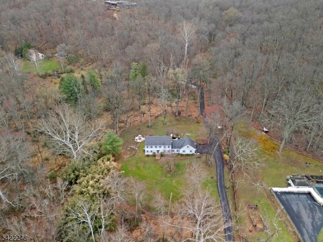 66 Grayrock Rd, Clinton Twp., NJ 08809