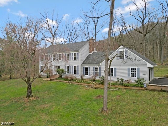 66 Grayrock Rd, Clinton Twp., NJ 08809