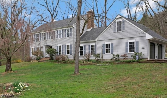 66 Grayrock Rd, Clinton Twp., NJ 08809